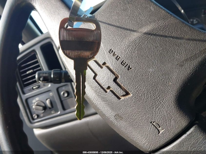 2004 GMC Sierra 1500 VIN: 1GTEC14T94Z153145 Lot: 43855895