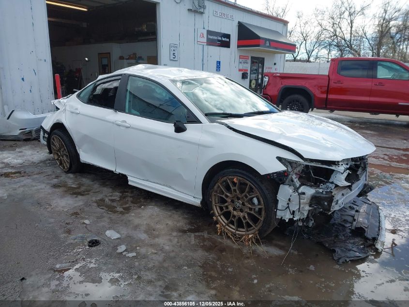 TOYOTA CAMRY SE NIGHTSHADE