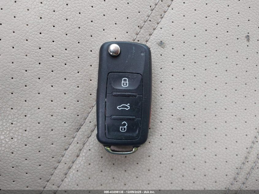 2015 Volkswagen Passat 2.0L Tdi Se VIN: 1VWBV7A39FC054039 Lot: 43856138