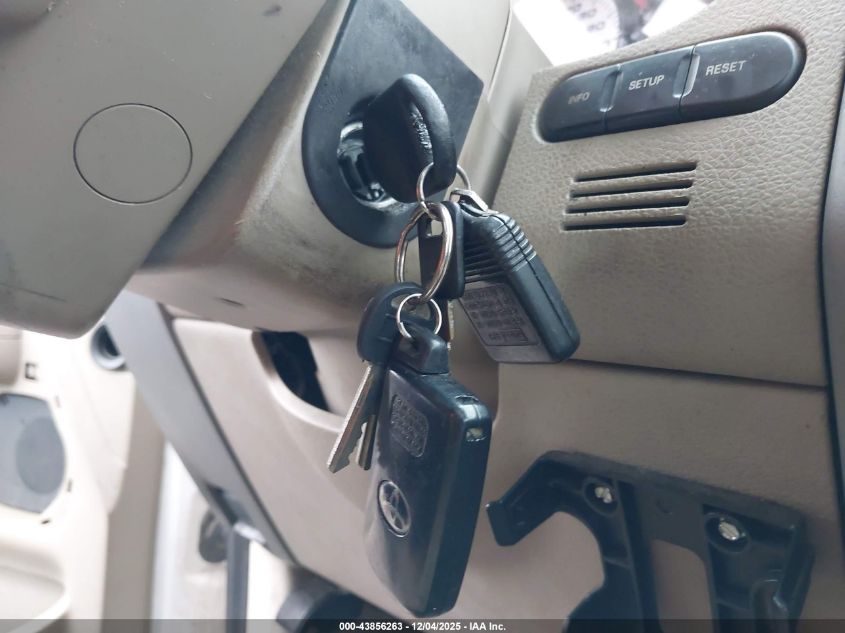 2004 Ford F-150 Lariat/Xlt VIN: 1FTPW12534KA65656 Lot: 43856263