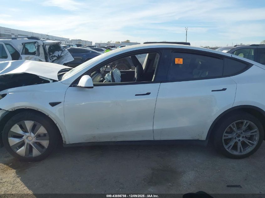 2022 Tesla Model Y Long Range Dual Motor All-Wheel Drive VIN: 7SAYGDEE9NA015681 Lot: 43856756