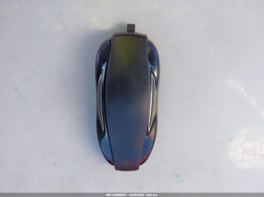 2014 Tesla Model S VIN: 5YJSA1S10EFP28489 Lot: 43856852