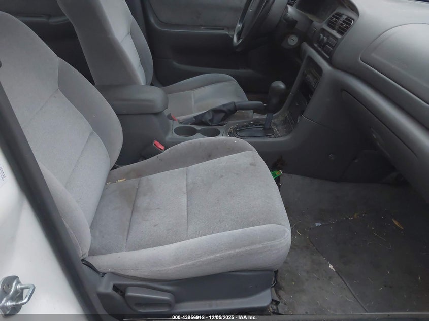1YVGF22C6W5705147 1998 MAZDA 626 photo no. 5