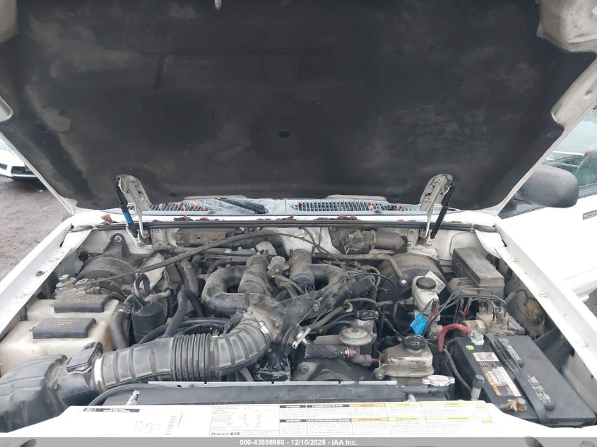 2000 Ford Explorer Xlt VIN: 1FMZU73E4YZC33426 Lot: 43856960