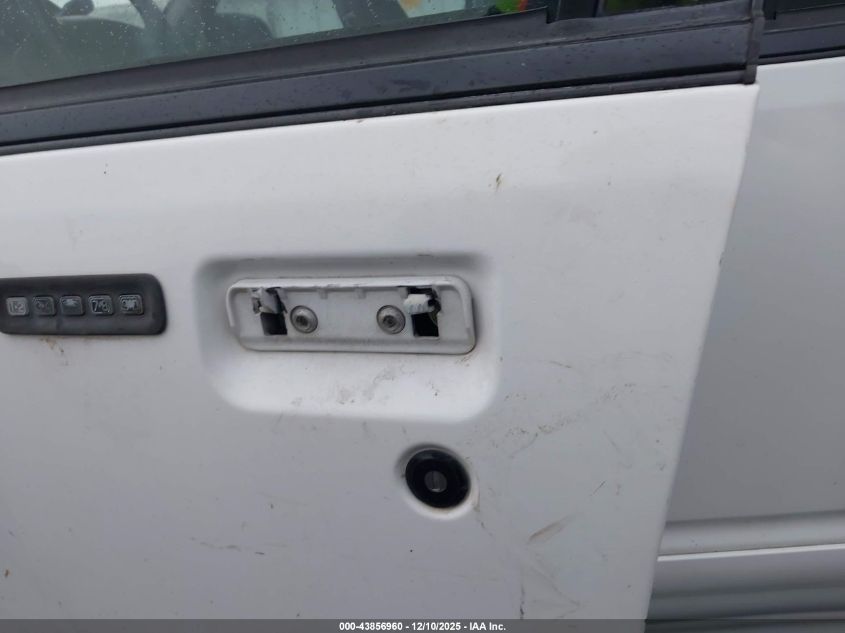 2000 Ford Explorer Xlt VIN: 1FMZU73E4YZC33426 Lot: 43856960