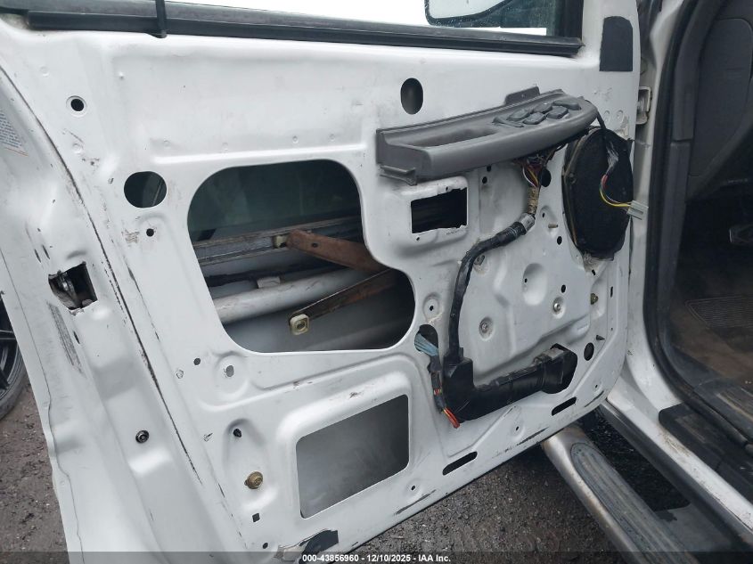 2000 Ford Explorer Xlt VIN: 1FMZU73E4YZC33426 Lot: 43856960