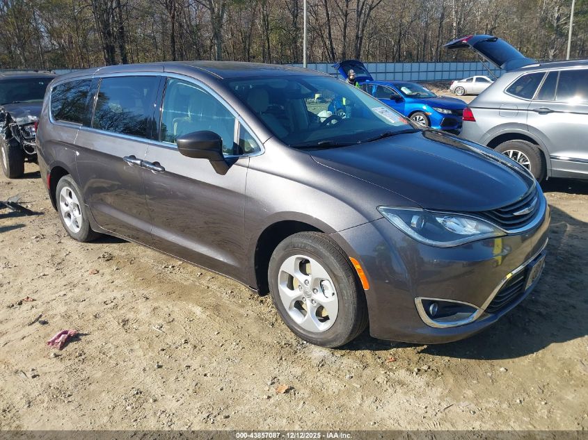 CHRYSLER PACIFICA TOURING PLUS