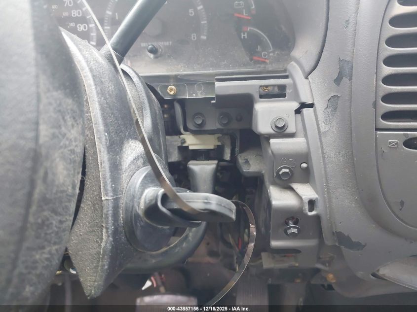 2003 Ford F-150 Lariat/Xl/Xlt VIN: 1FTRX17W73KA55184 Lot: 43857156