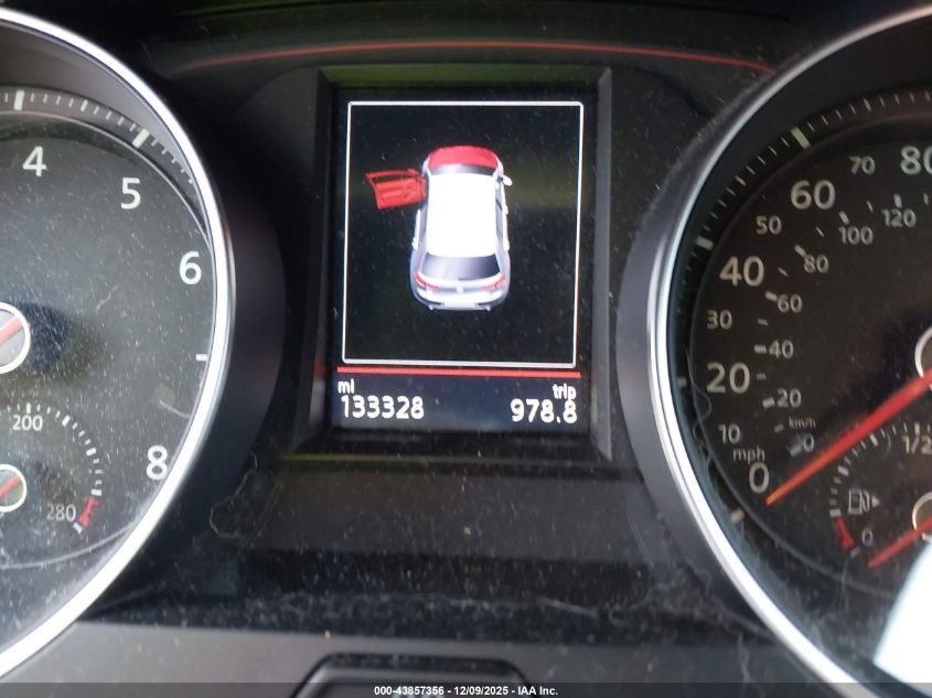 2017 Volkswagen Golf Gti Autobahn 4-Door/S 4-Door/Se 4-Door/Sport 4-Door VIN: 3VW547AU9HM025988 Lot: 43857356