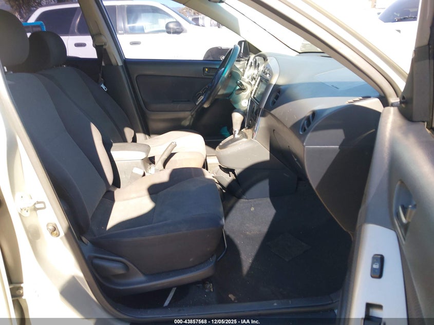 2T1KR32E34C181373 2004 TOYOTA MATRIX photo no. 5