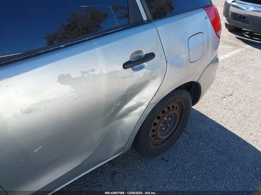2T1KR32E34C181373 2004 TOYOTA MATRIX photo no. 6