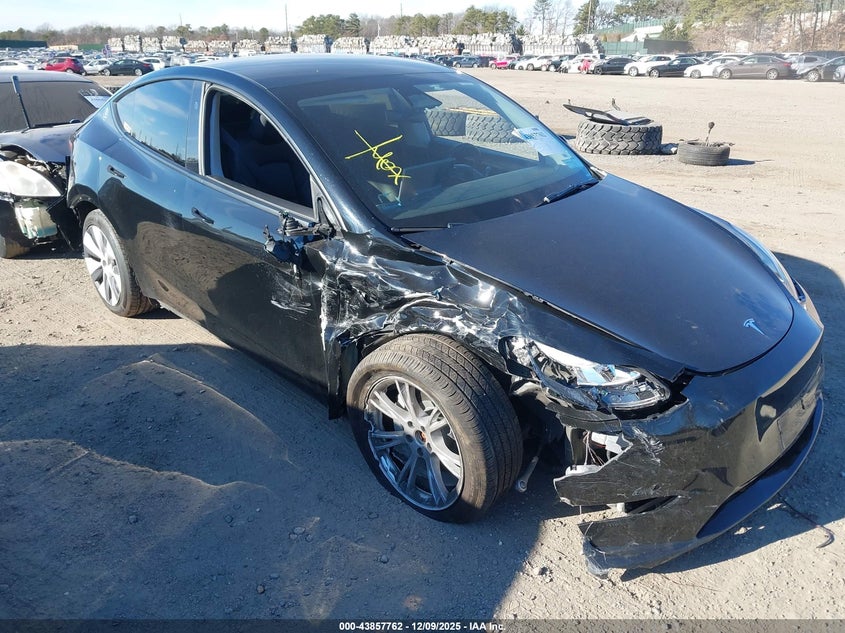 7SAYGDEE0PA184670 TESLA MODEL Y Photo 1
