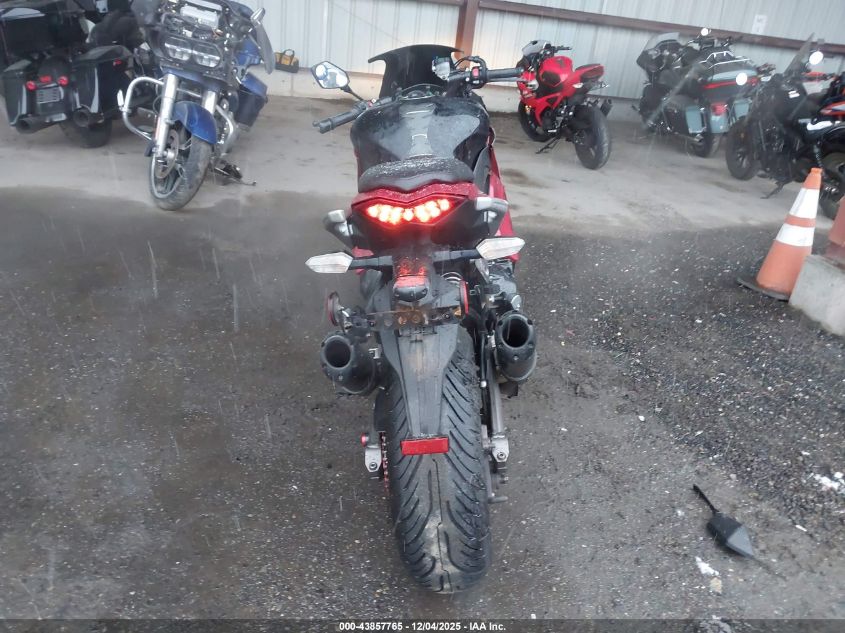 2011 Kawasaki Zx1000 G VIN: JKAZXCG15BA000232 Lot: 43857765