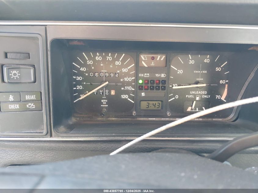 1992 Volkswagen Cabriolet VIN: WVWCC5158NK000271 Lot: 43857785