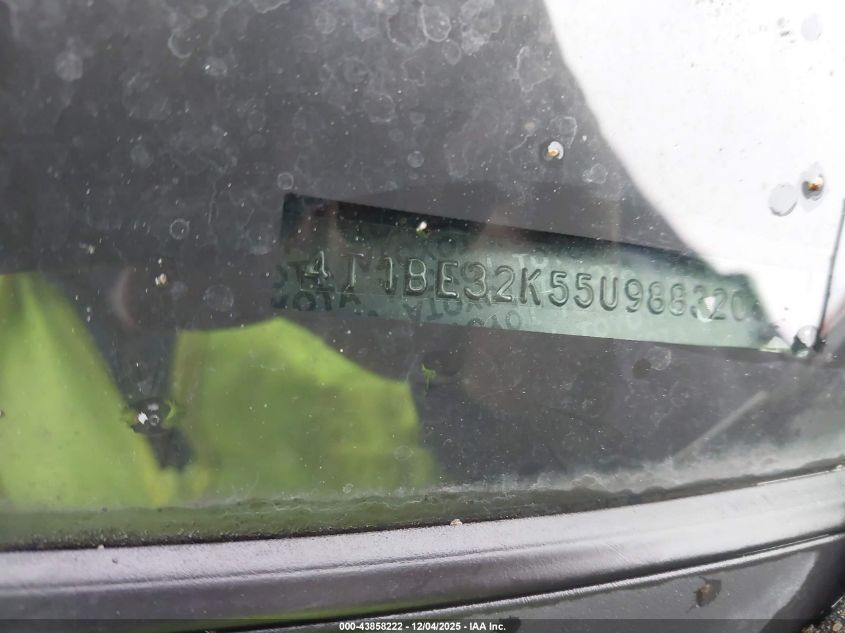 2005 Toyota Camry Le VIN: 4T1BE32K55U988320 Lot: 43858222