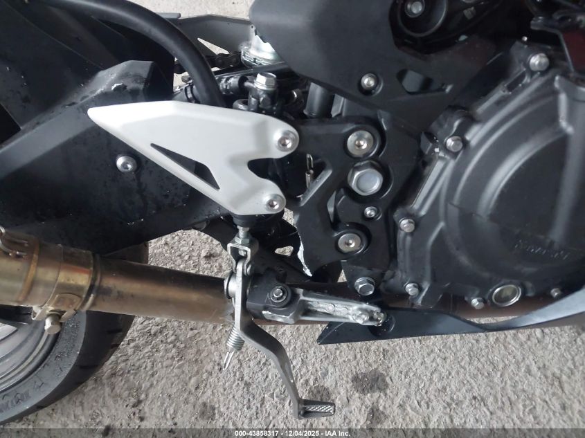 2021 Kawasaki Ex400 VIN: JKAEXKH11MDAA0445 Lot: 43858317