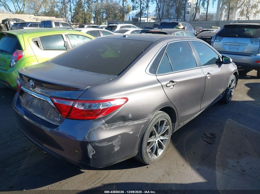 4T1BF1FKXFU076439 2015 TOYOTA CAMRY photo no. 4