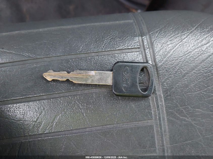 2007 Ford E-350 Cutaway VIN: 1FDWE35SX7DB08308 Lot: 43858636