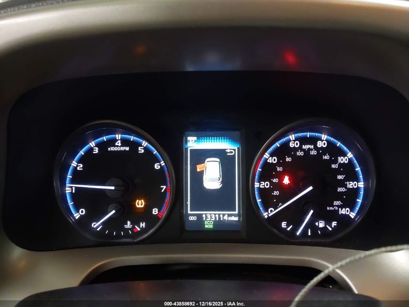 2017 Toyota Rav4 Xle VIN: 2T3RFREV2HW561628 Lot: 43858692