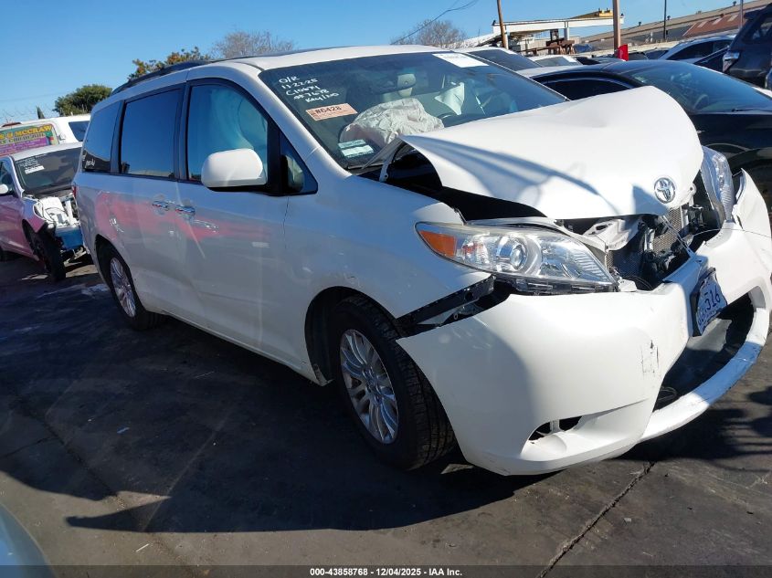 TOYOTA SIENNA XLE PREMIUM 8 PASSENGER