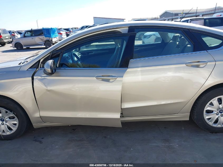 2019 Ford Fusion S VIN: 3FA6P0G75KR250268 Lot: 43858786