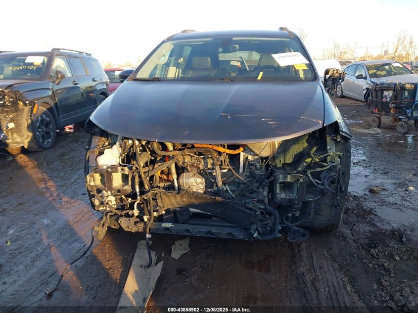 2018 Chrysler Pacifica Hybrid Touring L VIN: 2C4RC1L7XJR183654 Lot: 43858902