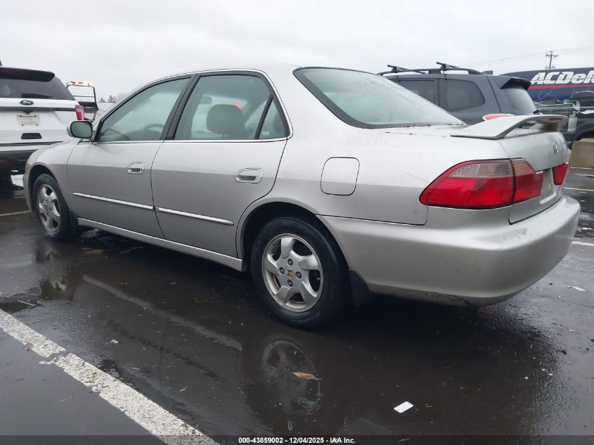 1HGCG5558WA158665 1998 HONDA ACCORD photo no. 3