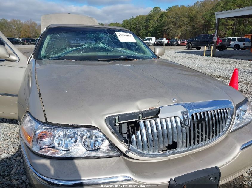 2004 Lincoln Town Car Signature VIN: 1LNHM81WX4Y671252 Lot: 43859057