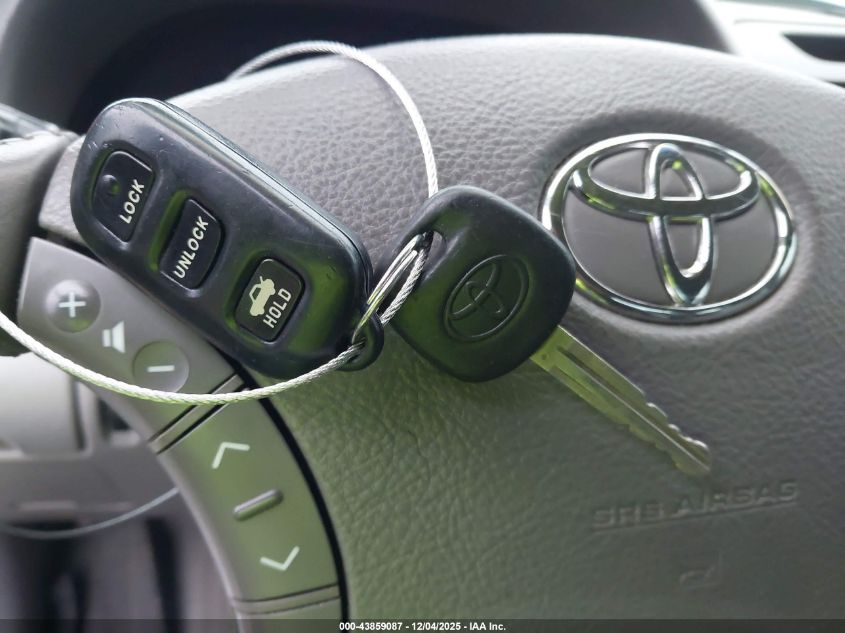 2005 Toyota Camry Xle V6 VIN: 4T1BF30K35U607774 Lot: 43859087