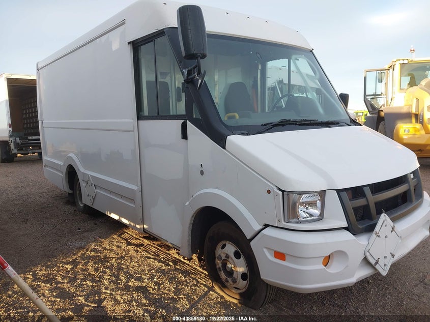 2015 Isuzu Commercial Van