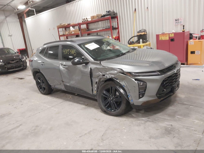 CHEVROLET TRAX 2025. Lot# 43859185. VIN KL77LKEP3SC039025. Photo 1