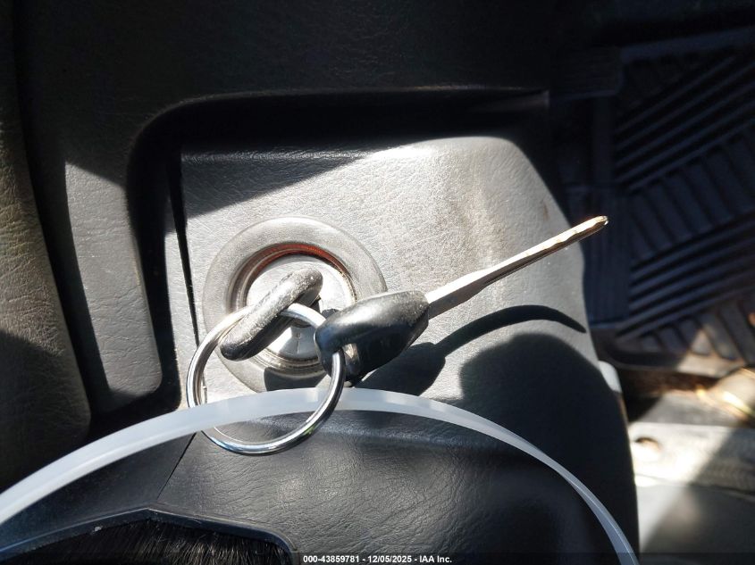 2000 Honda Cr-V Lx VIN: JHLRD1841YC057863 Lot: 43859781