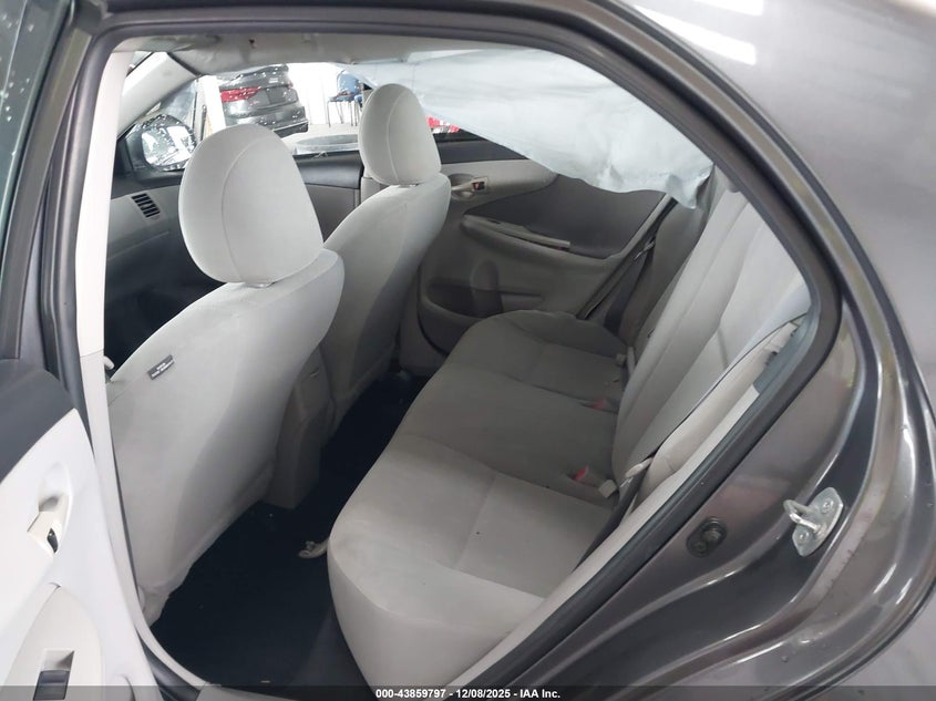 2013 TOYOTA COROLLA auction photo 8