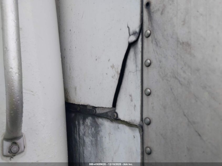 2000 International 4000 4700 VIN: 1HTSCAAMXYH282140 Lot: 43859828