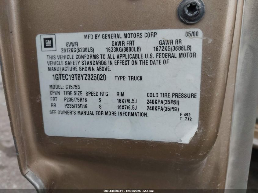 1GTEC19T8YZ325020 2000 GMC SIERRA photo no. 9