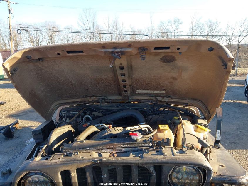 2000 Jeep Wrangler Sahara VIN: 1J4FA59S0YP780538 Lot: 43860380