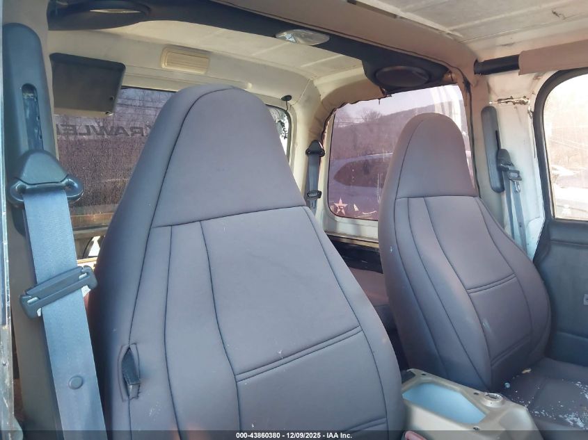 2000 Jeep Wrangler Sahara VIN: 1J4FA59S0YP780538 Lot: 43860380