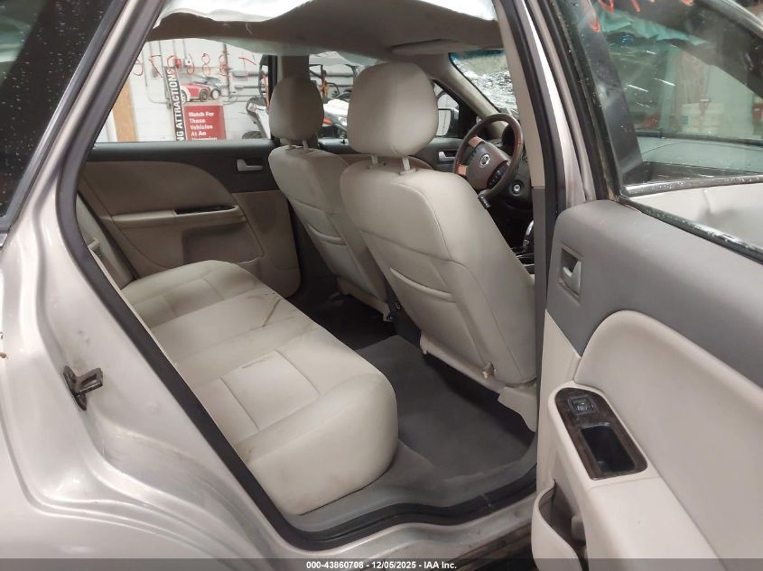 2009 Mercury Sable VIN: 1MEHM40W09G615721 Lot: 43860708