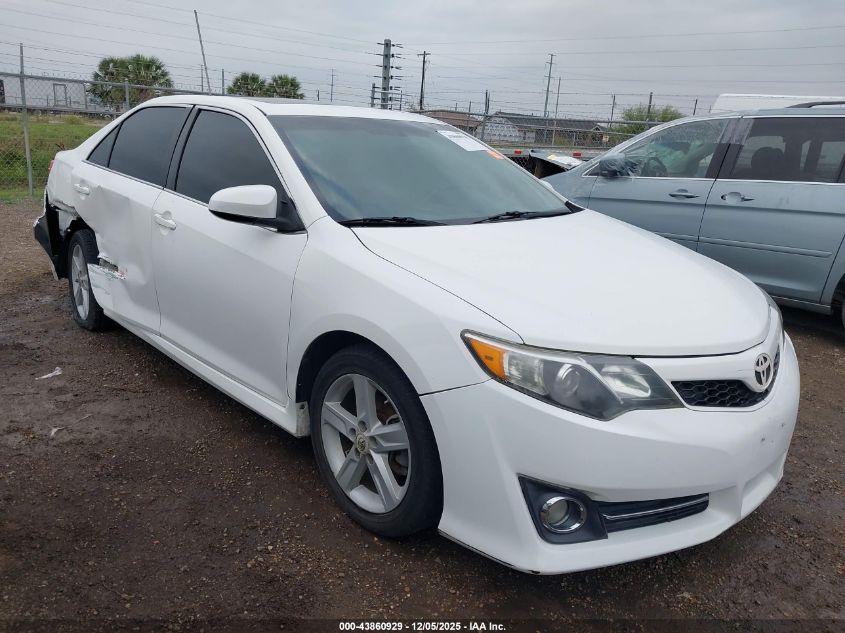 TOYOTA CAMRY SE