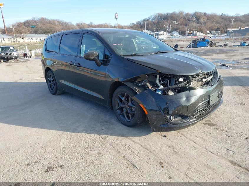 CHRYSLER PACIFICA TOURING