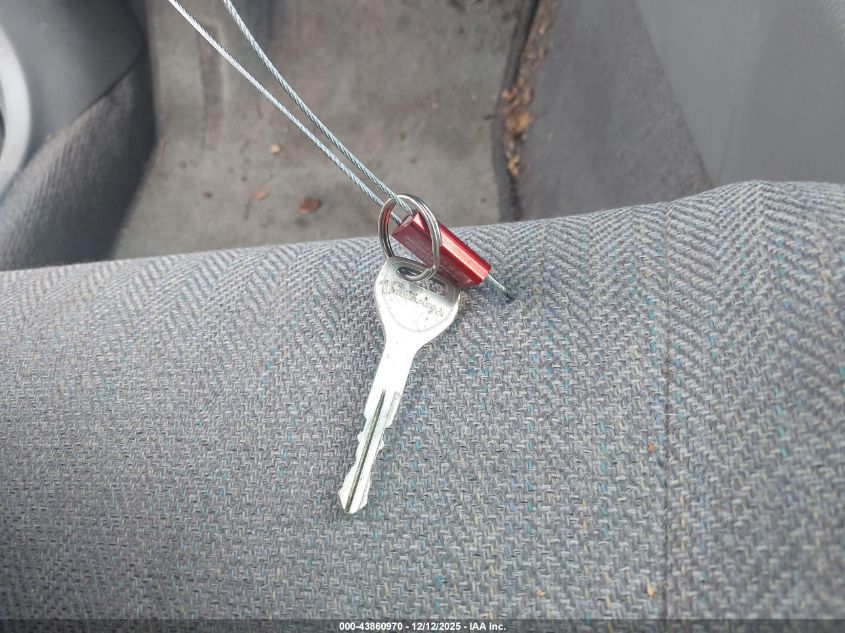 2001 Subaru Forester L VIN: JF1SF635X1G724598 Lot: 43860970