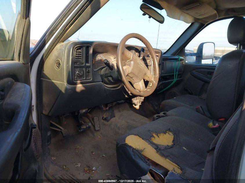 2004 Chevrolet Silverado 3500 Chassis VIN: 1GBJC34U74E279406 Lot: 43860987