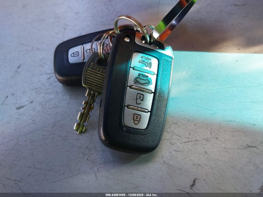 2016 Hyundai Genesis 3.8 R-Spec VIN: KMHHU6KJ3GU134063 Lot: 43861055