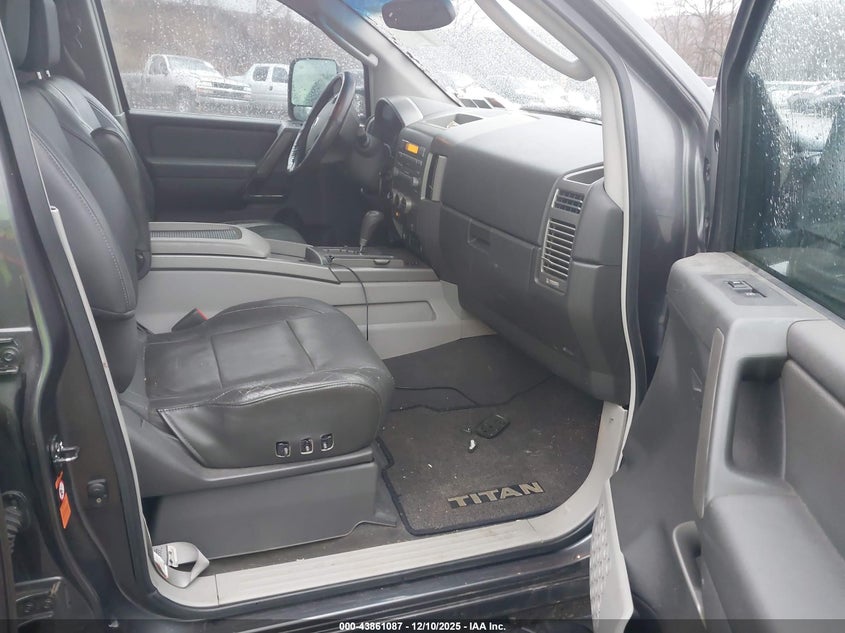 2004 Nissan Titan Le