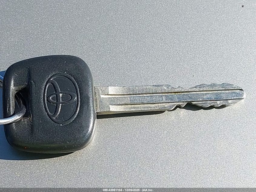 2004 Toyota Camry Le VIN: 4T1BE32K84U300339 Lot: 43861104