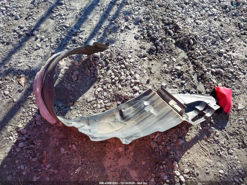 2017 Toyota Corolla Le VIN: 5YFBURHE8HP647071 Lot: 43861252