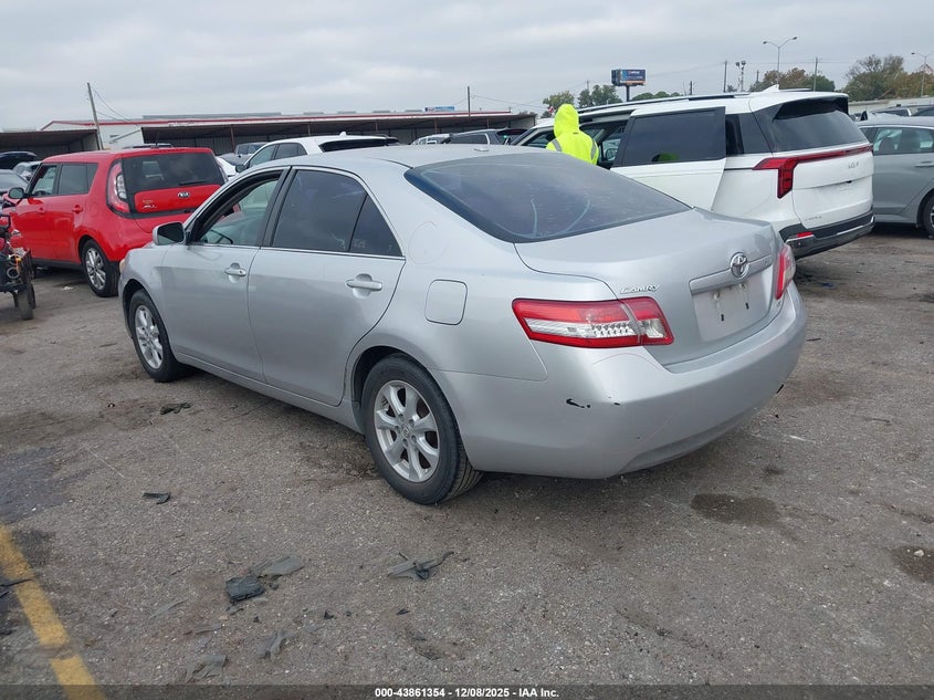 4T1BF3EK3AU114678 2010 TOYOTA CAMRY photo no. 3