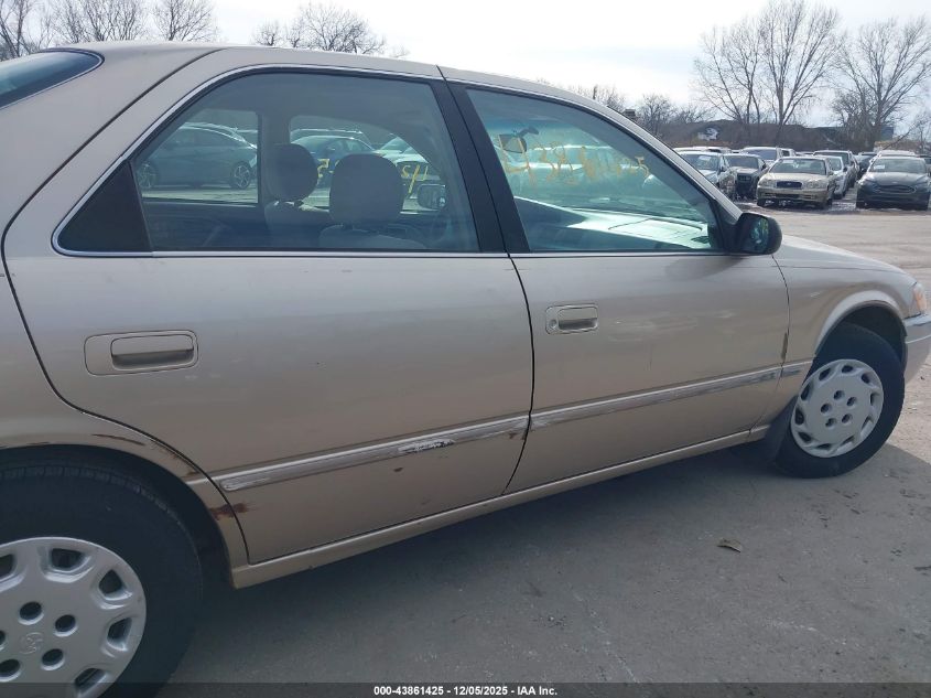 1999 Toyota Camry Le VIN: JT2BG22K1X0372836 Lot: 43861425