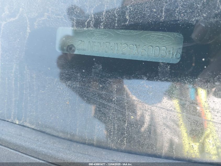 2009 Lincoln Town Car Executive L VIN: 2LNHM84V29X600346 Lot: 43861477