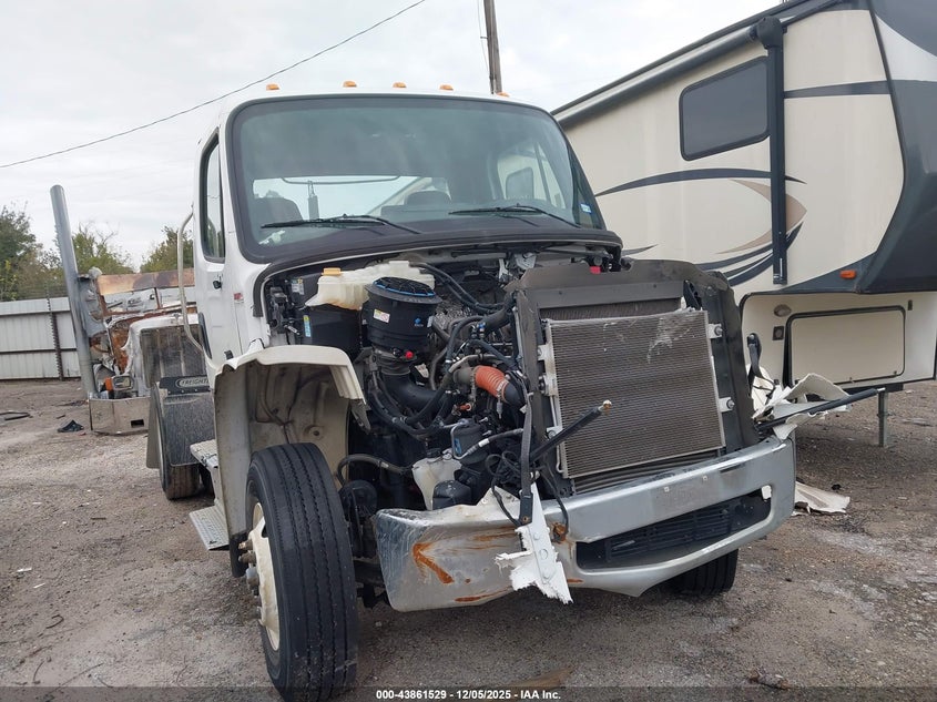 2025 Freightliner M2 106